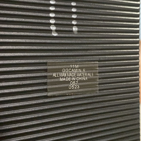 GBG Los Angeles GG Coin Thong Flip-Flop Sandals SILVER & BLK Womens Size 11 New - Picture 6 of 7